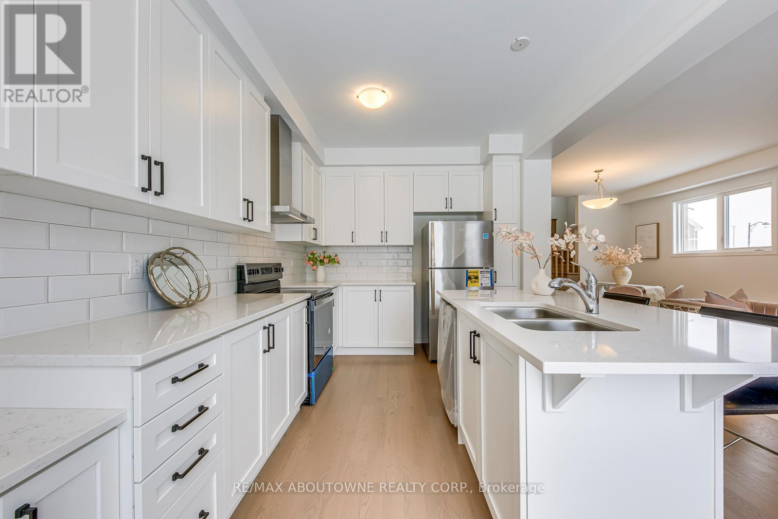 1363 Copley Court, Milton, Ontario  L9E 2E7 - Photo 15 - W12961078