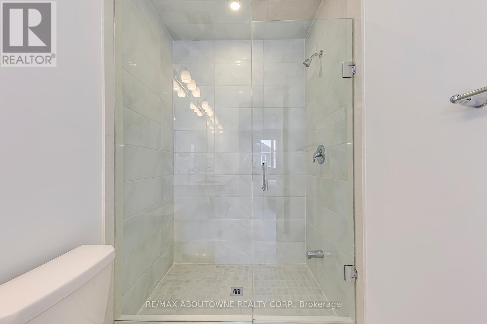 1363 Copley Court, Milton, Ontario  L9E 2E7 - Photo 24 - W12961078