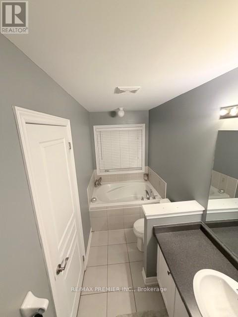 82 Chesterwood Crescent, Brampton, Ontario  L6Y 0Z5 - Photo 27 - W12961110