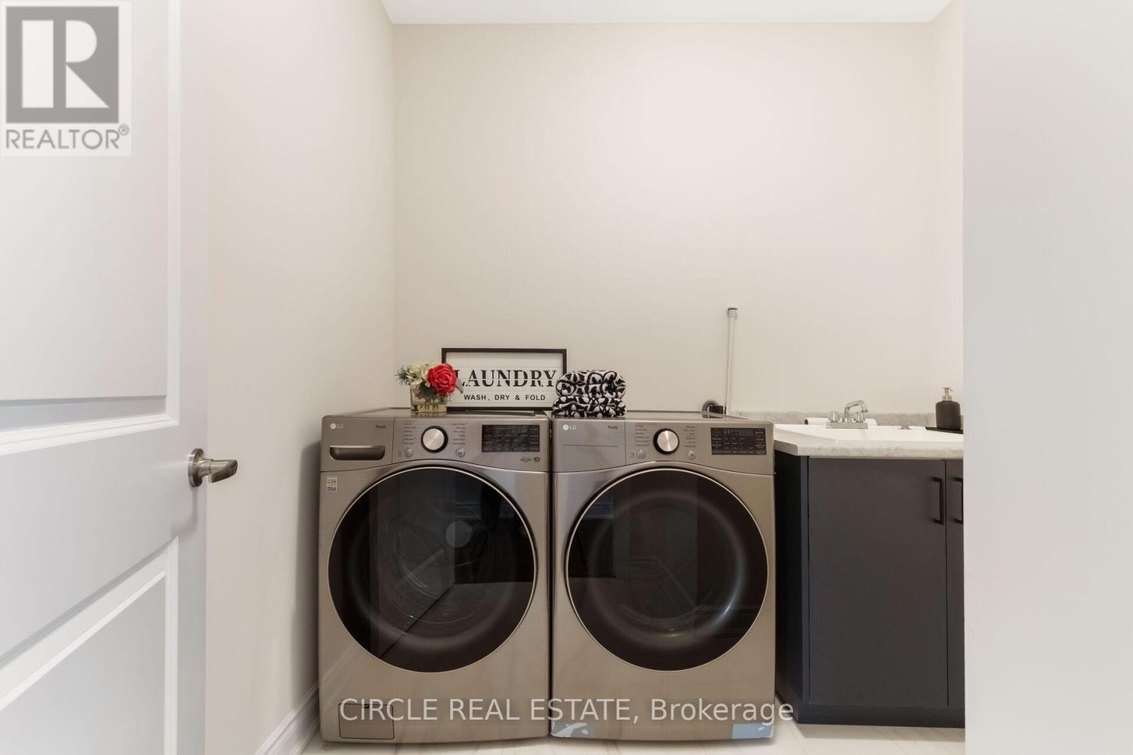 3419 Sixth Line, Oakville, Ontario  L6H 0Y7 - Photo 37 - W12961196