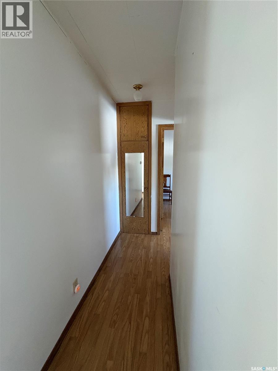 215 2nd Avenue W, Kelvington, Saskatchewan  S0A 1W0 - Photo 13 - SK032179