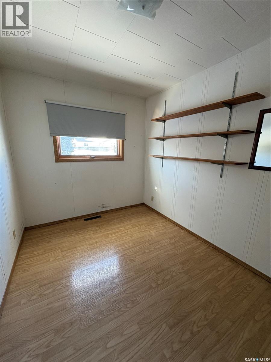 215 2nd Avenue W, Kelvington, Saskatchewan  S0A 1W0 - Photo 14 - SK032179