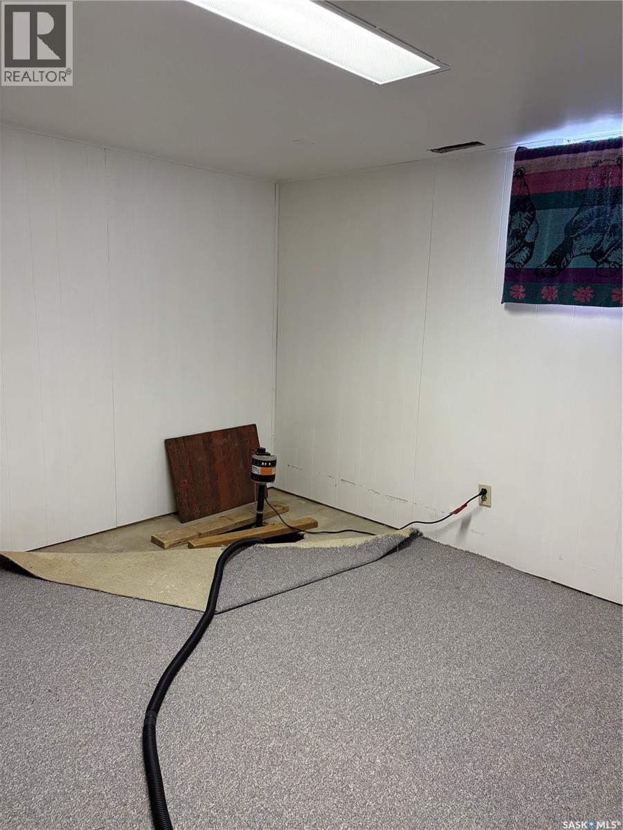 215 2nd Avenue W, Kelvington, Saskatchewan  S0A 1W0 - Photo 18 - SK032179