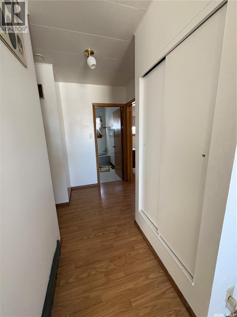 215 2nd Avenue W, Kelvington, Saskatchewan  S0A 1W0 - Photo 9 - SK032179