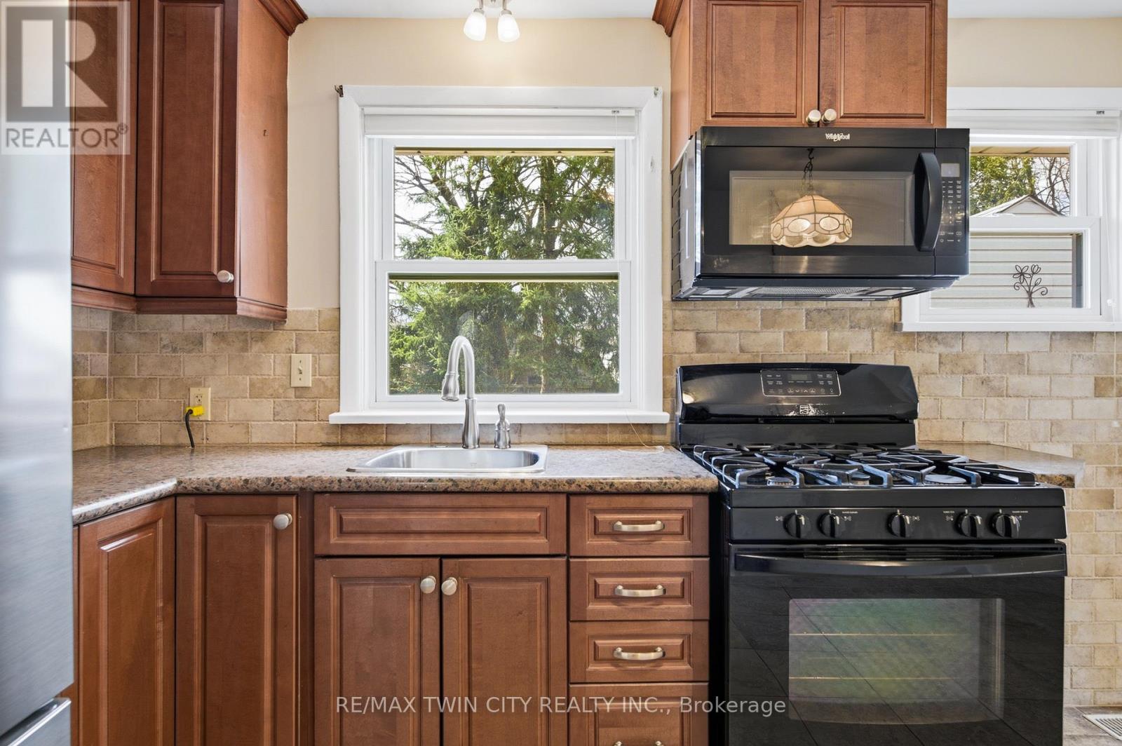 58 Lowrey Street S, Cambridge, Ontario  N1R 4Z6 - Photo 26 - X12961088