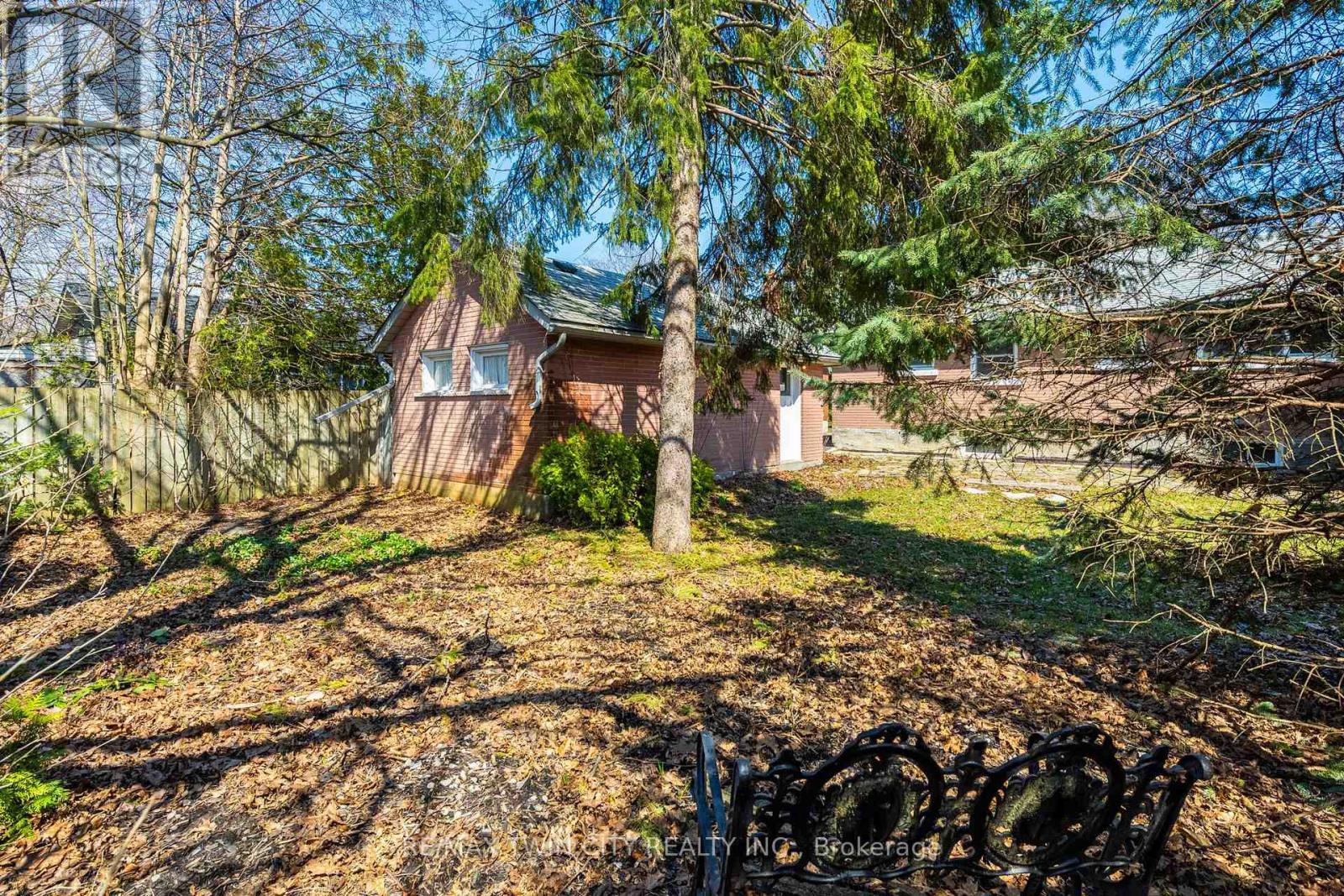 58 Lowrey Street S, Cambridge, Ontario  N1R 4Z6 - Photo 39 - X12961088