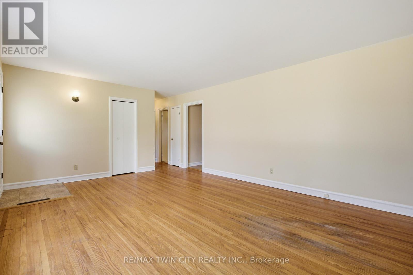 58 Lowrey Street S, Cambridge, Ontario  N1R 4Z6 - Photo 8 - X12961088