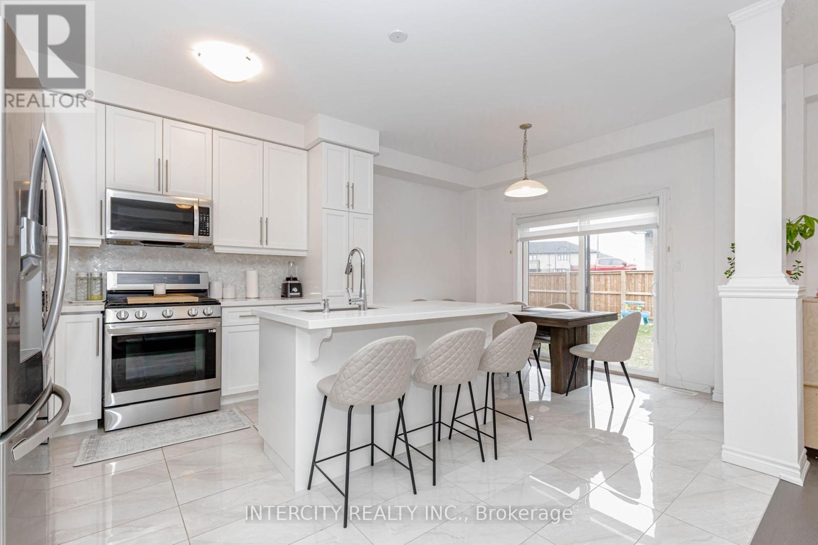 4 Elkington Lane, Brantford, Ontario  N3T 0T5 - Photo 13 - X12961178