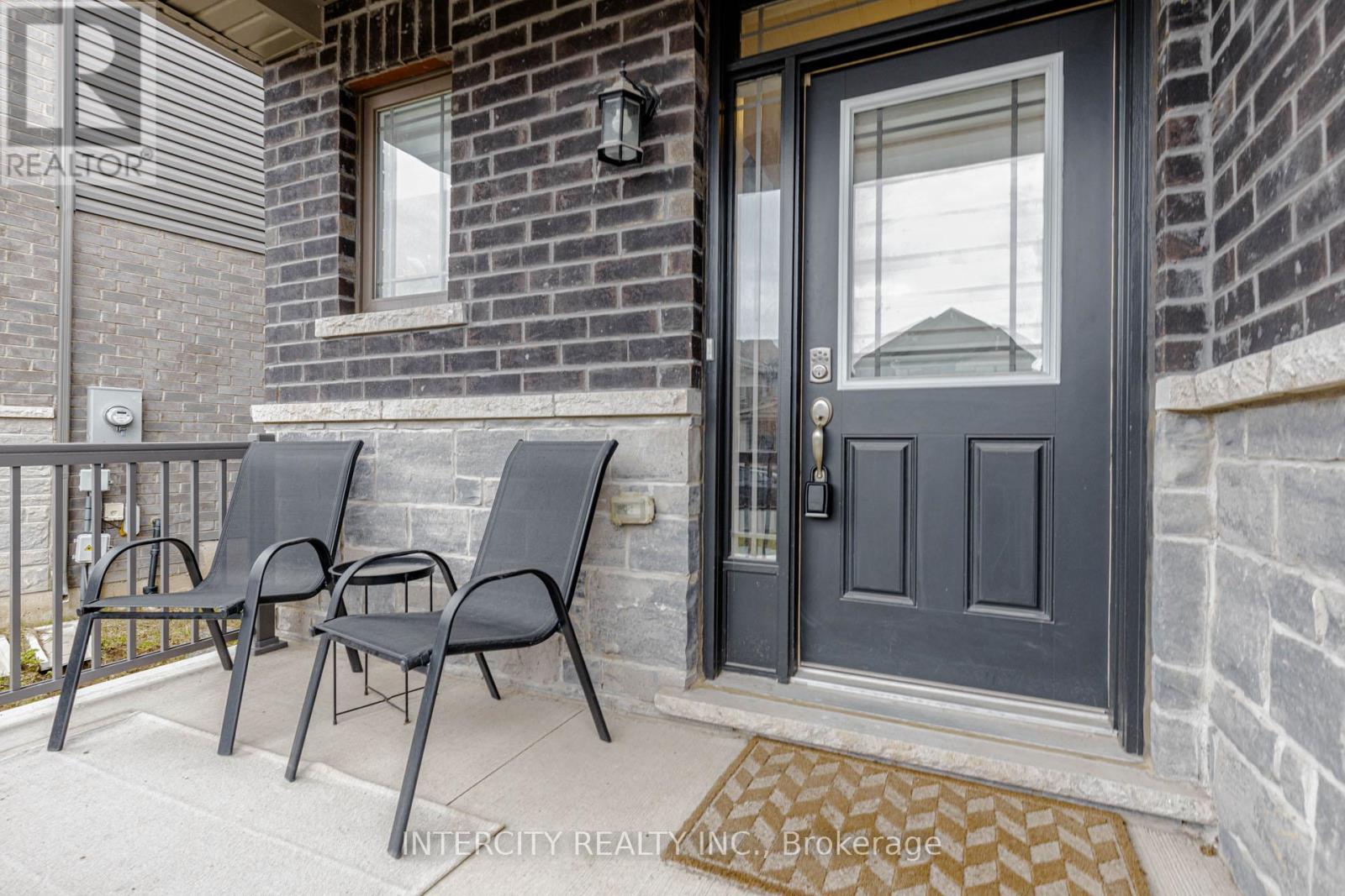 4 Elkington Lane, Brantford, Ontario  N3T 0T5 - Photo 2 - X12961178
