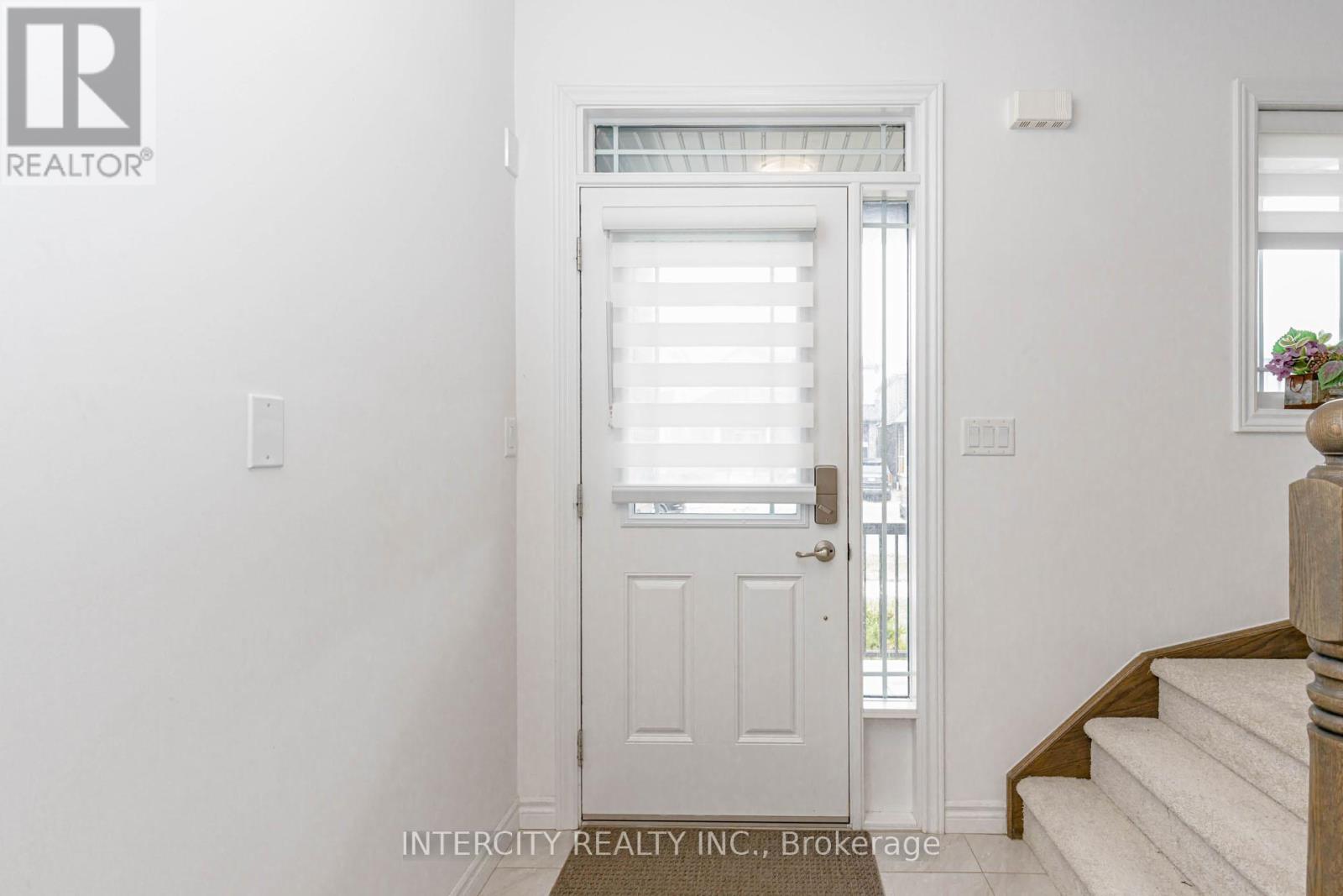 4 Elkington Lane, Brantford, Ontario  N3T 0T5 - Photo 3 - X12961178