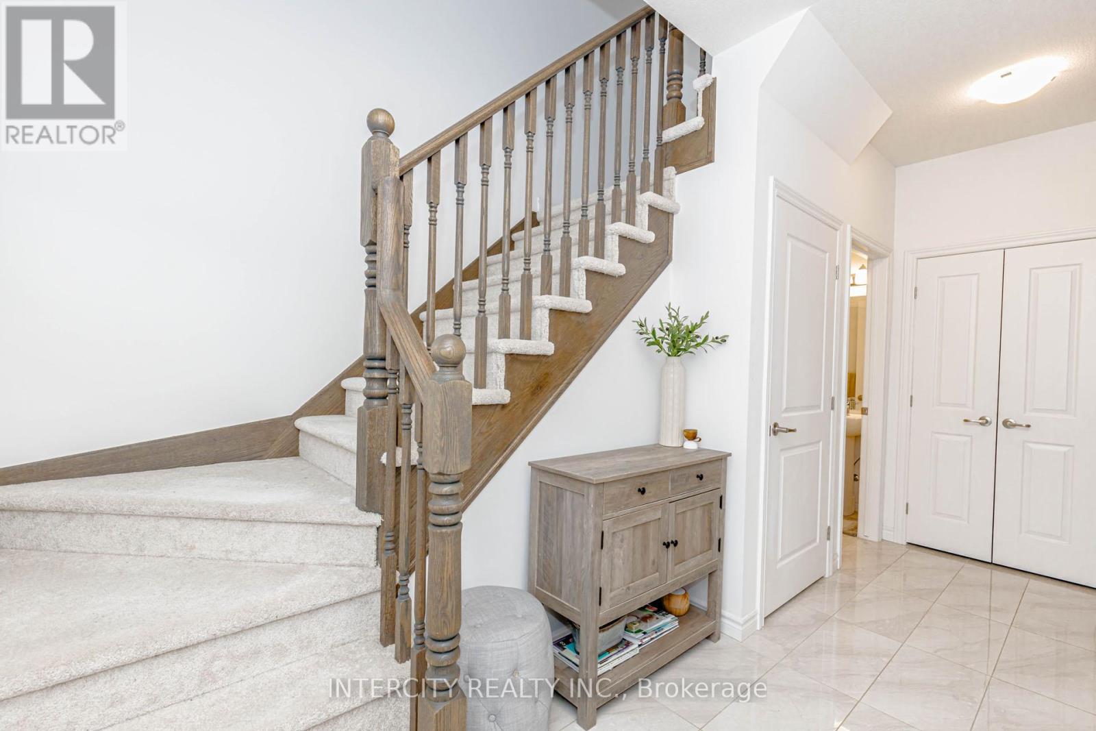 4 Elkington Lane, Brantford, Ontario  N3T 0T5 - Photo 4 - X12961178