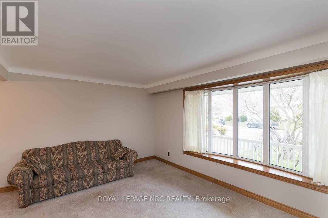 1 Heather Court, Welland, Ontario  L3C 4P6 - Photo 10 - X12961222