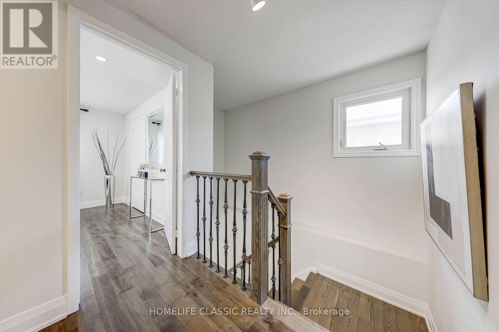 56 Gray Crescent, Richmond Hill, Ontario  L4C 5V5 - Photo 22 - N12960820