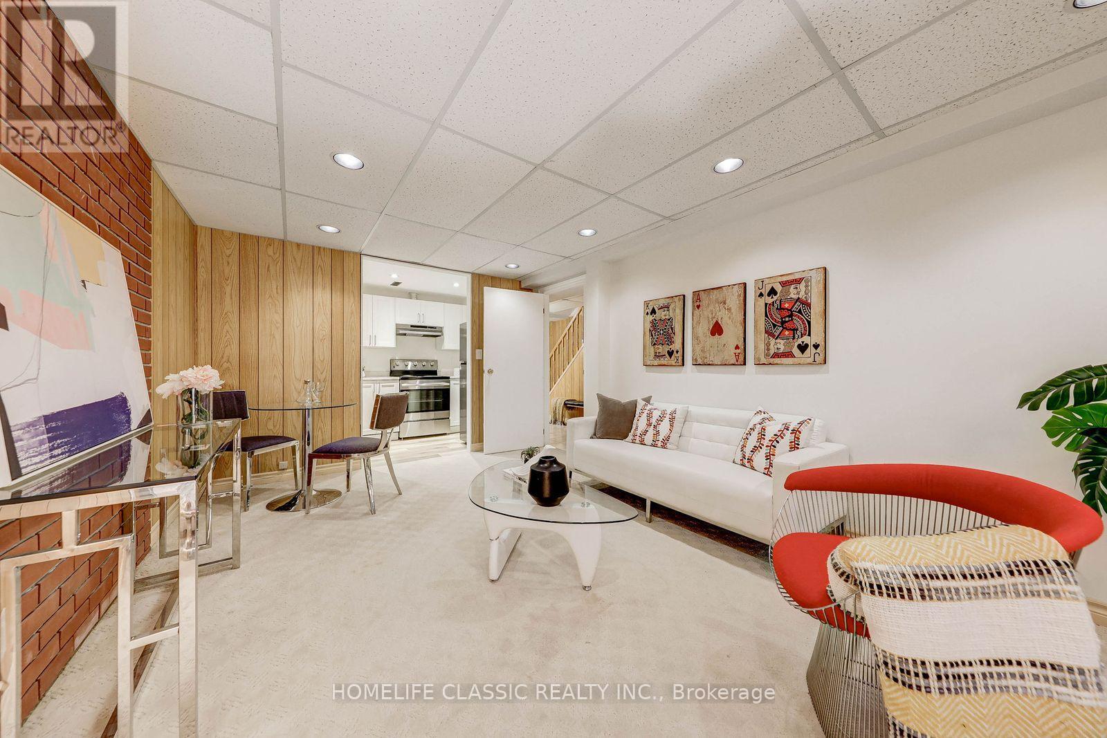 56 Gray Crescent, Richmond Hill, Ontario  L4C 5V5 - Photo 29 - N12960820