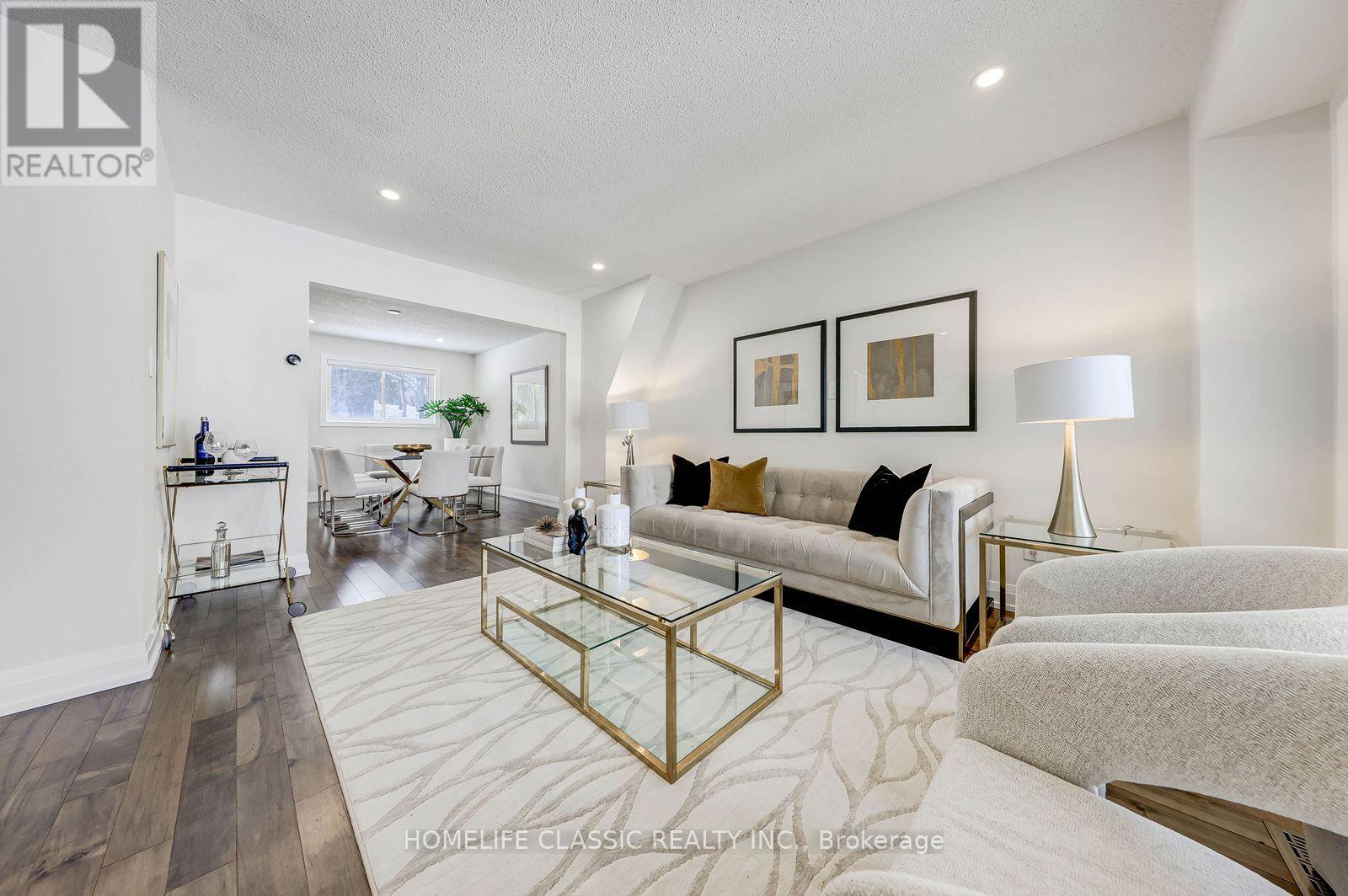 56 Gray Crescent, Richmond Hill, Ontario  L4C 5V5 - Photo 7 - N12960820