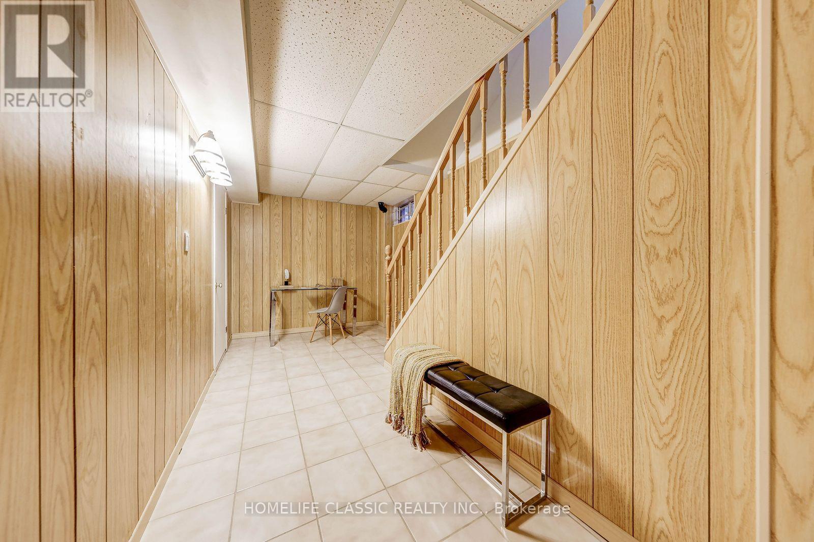 56 Gray Crescent, Richmond Hill, Ontario  L4C 5V5 - Photo 37 - N12960820