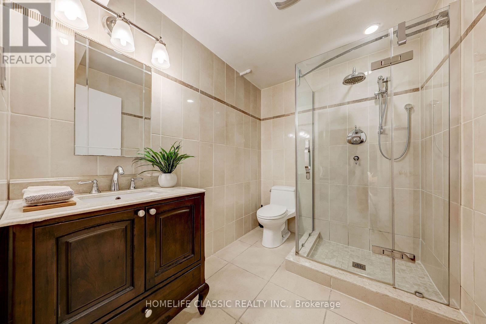 56 Gray Crescent, Richmond Hill, Ontario  L4C 5V5 - Photo 36 - N12960820