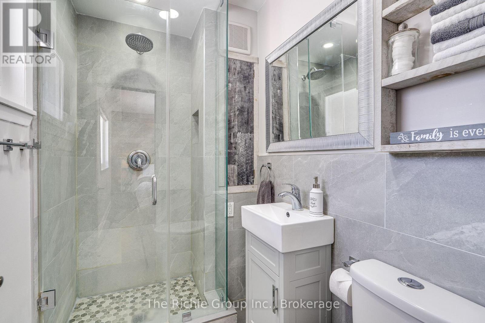 17 Travelled Road, Caledon, Ontario  L7K 1B7 - Photo 11 - W12851118