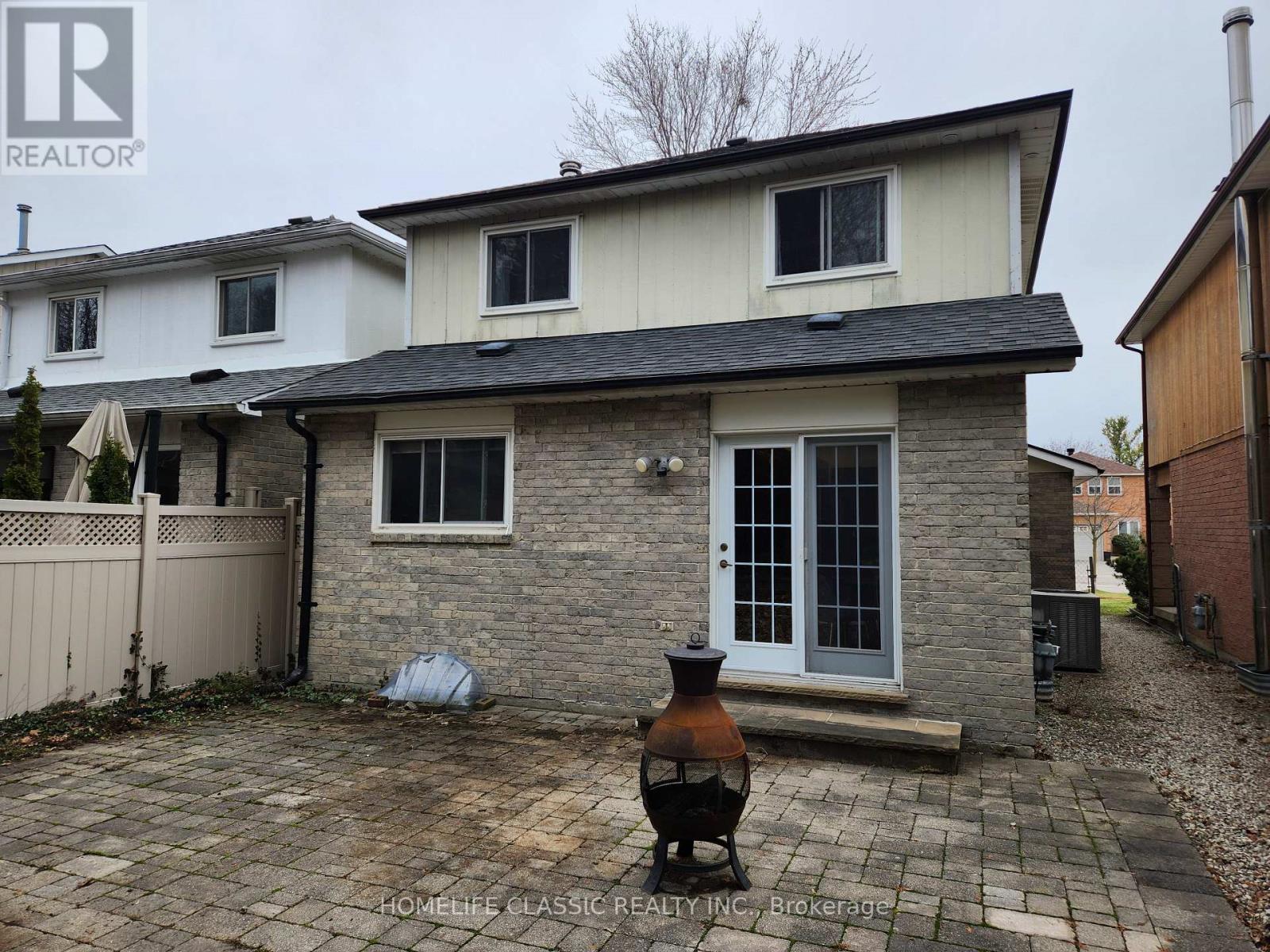 56 Gray Crescent, Richmond Hill, Ontario  L4C 5V5 - Photo 4 - N12960820