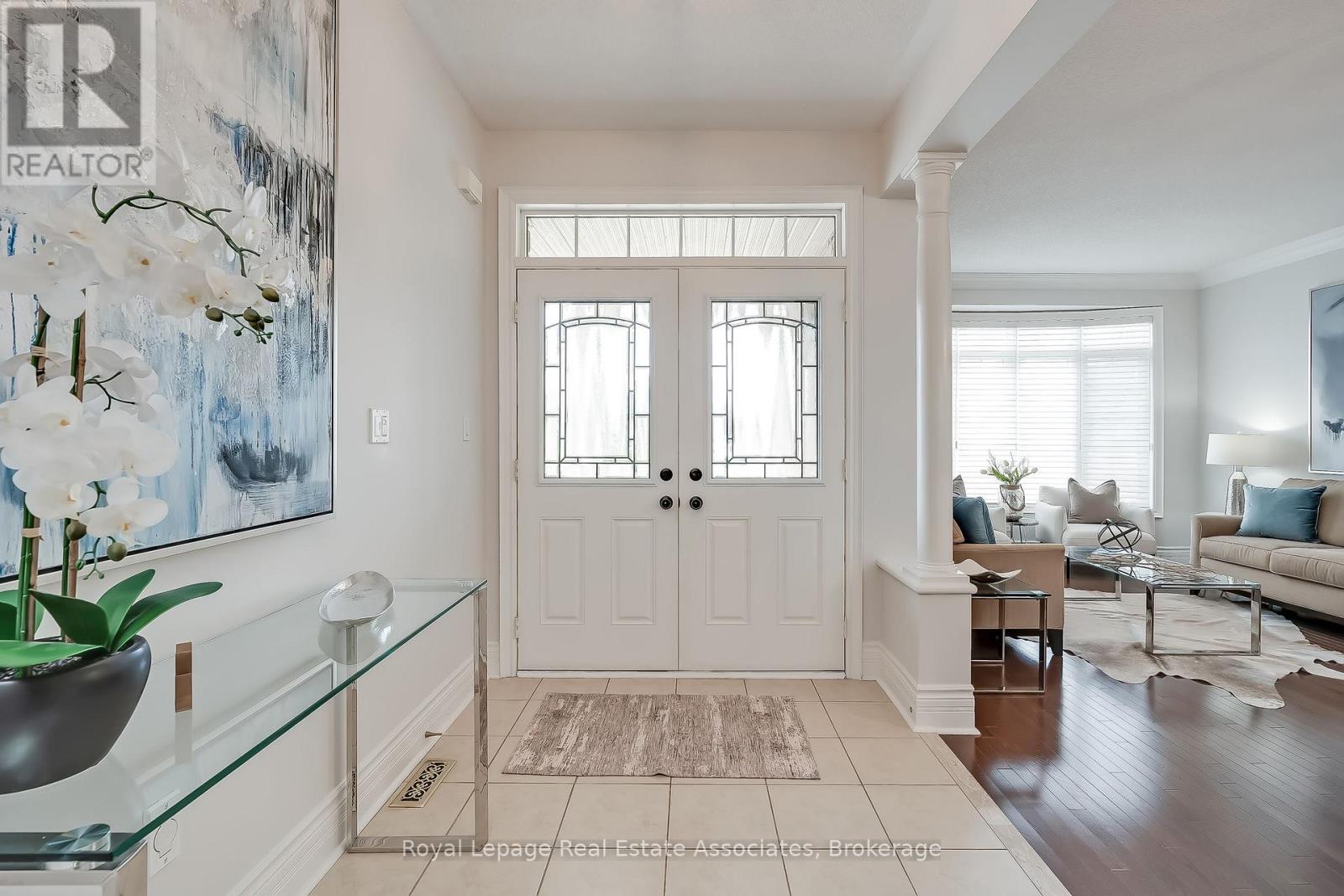 2263 Wuthering Heights Way, Oakville, Ontario  L6M 0A6 - Photo 3 - W12955566