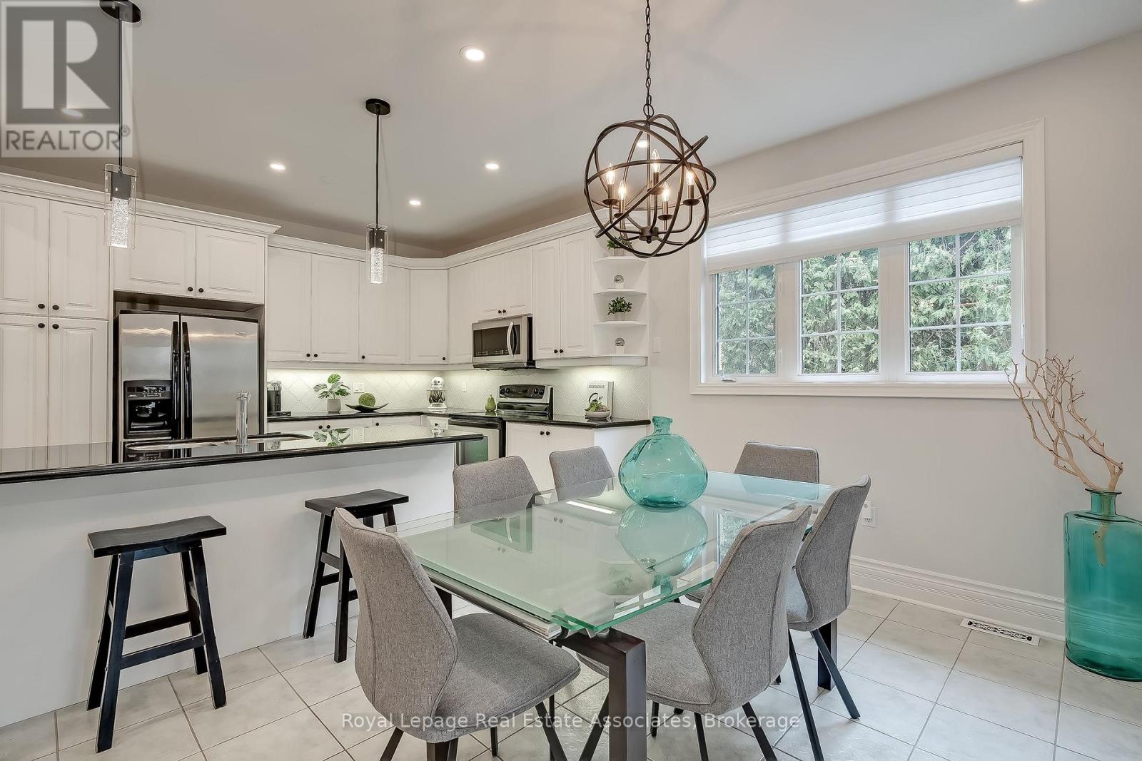 2263 Wuthering Heights Way, Oakville, Ontario  L6M 0A6 - Photo 7 - W12955566