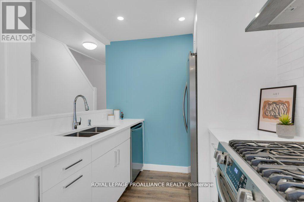 61 Delaney Street, Quinte West, Ontario  K8V 4L7 - Photo 11 - X12961274