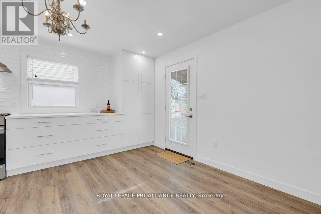 61 Delaney Street, Quinte West, Ontario  K8V 4L7 - Photo 6 - X12961274