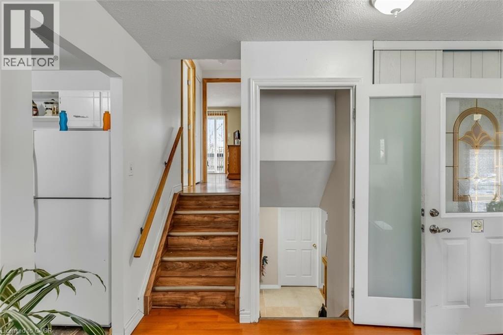 223 Golden Orchard Crescent, Hamilton, Ontario  L9C 6J4 - Photo 13 - 40810902