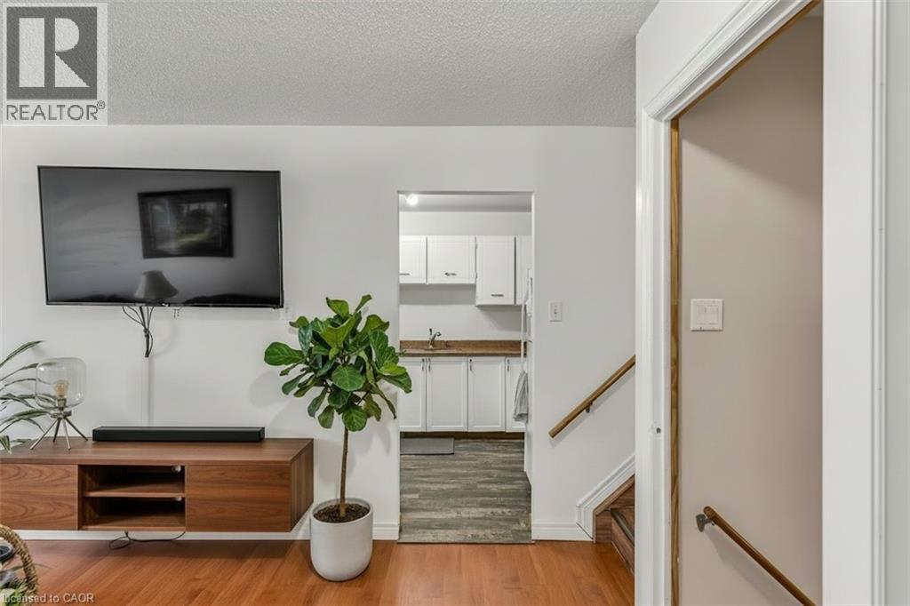 223 Golden Orchard Crescent, Hamilton, Ontario  L9C 6J4 - Photo 12 - 40810902