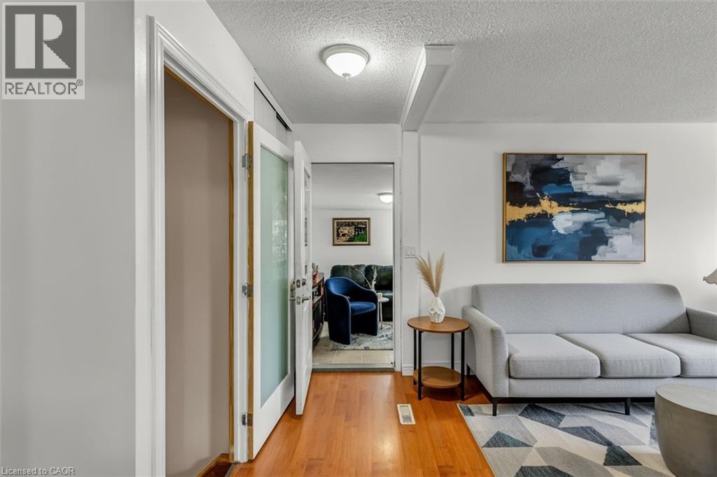 223 Golden Orchard Crescent, Hamilton, Ontario  L9C 6J4 - Photo 4 - 40810902