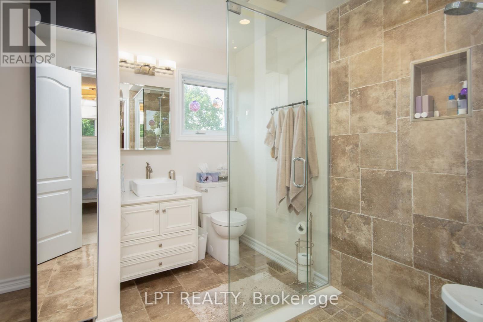 4 Drainie Drive, Ottawa, Ontario  K2L 3J5 - Photo 32 - X12961300