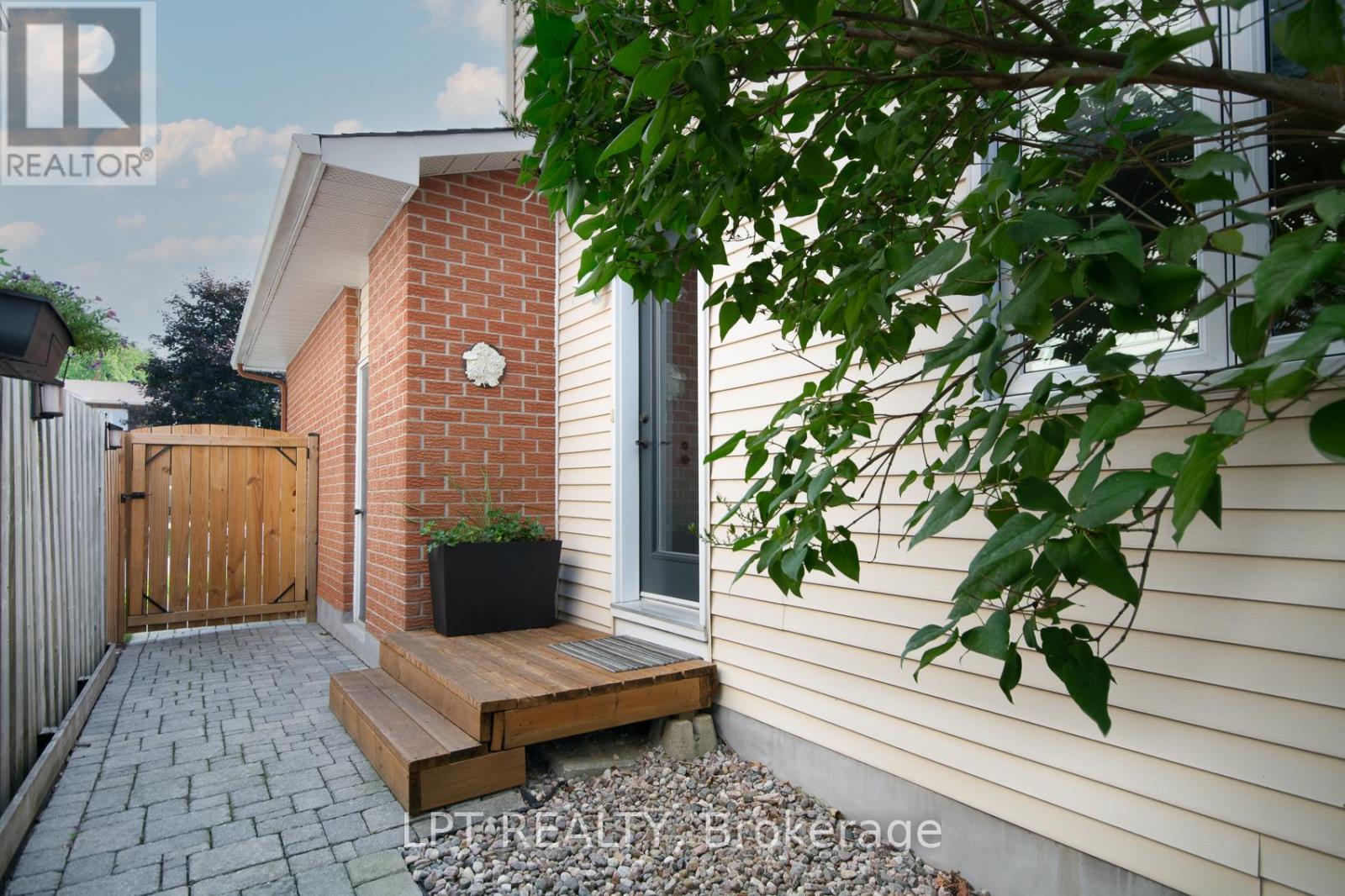 4 Drainie Drive, Ottawa, Ontario  K2L 3J5 - Photo 49 - X12961300