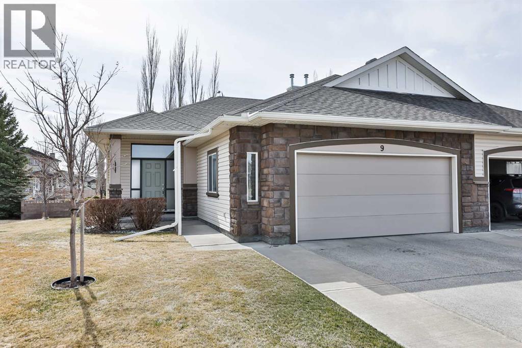 9, 140 Fairmont Road S, Lethbridge, Alberta