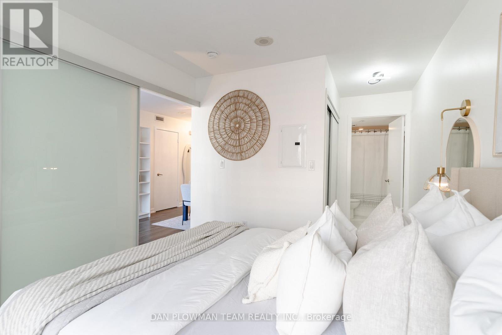 1006 - 8 Telegram Mews, Toronto, Ontario  M5V 3Z5 - Photo 13 - C12961228