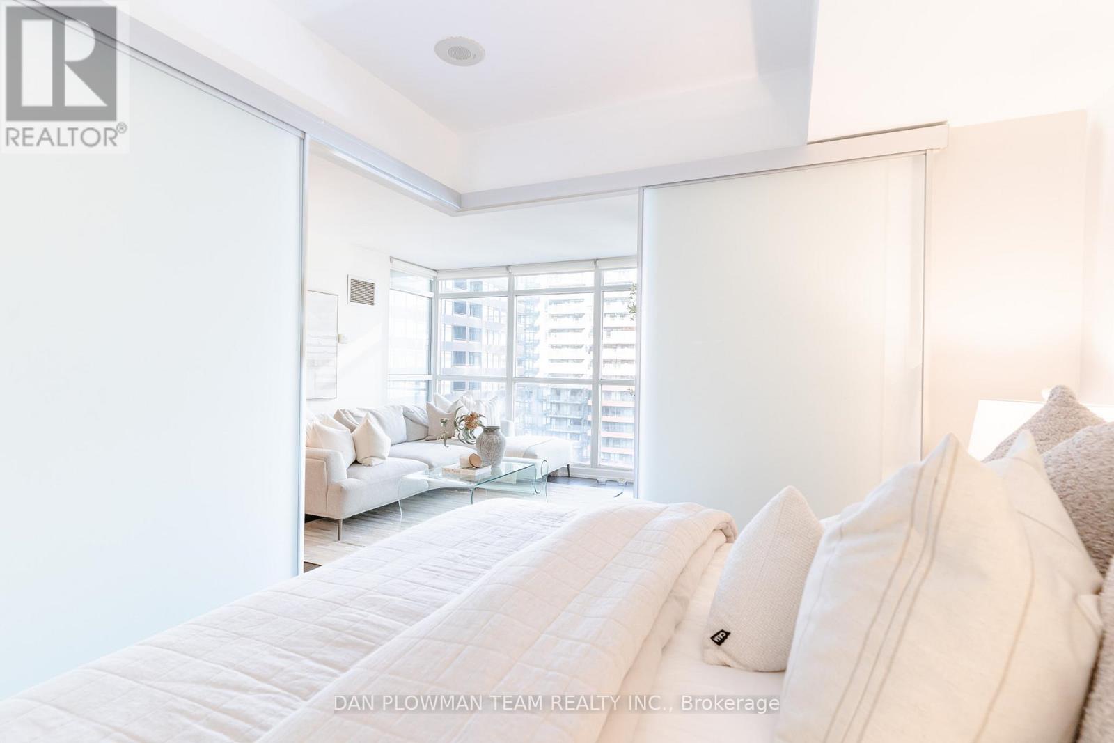 1006 - 8 Telegram Mews, Toronto, Ontario  M5V 3Z5 - Photo 16 - C12961228