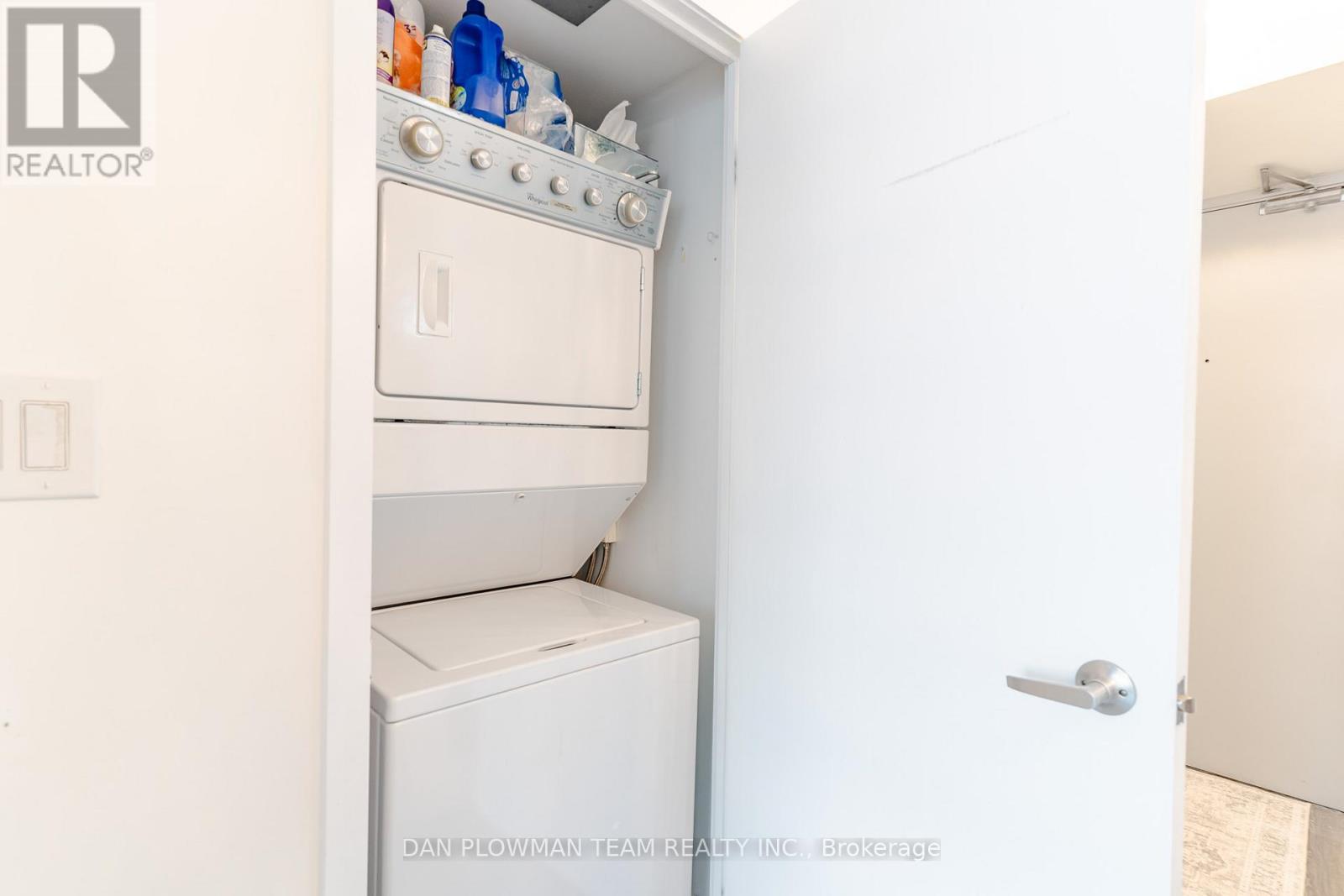 1006 - 8 Telegram Mews, Toronto, Ontario  M5V 3Z5 - Photo 18 - C12961228