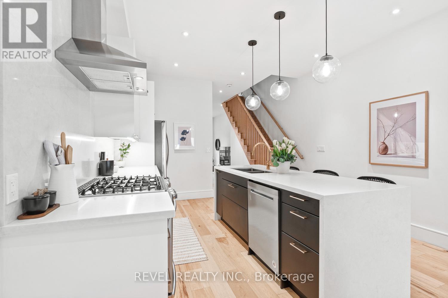 23 Manning Avenue, Toronto, Ontario  M6J 2K3 - Photo 11 - C12961302