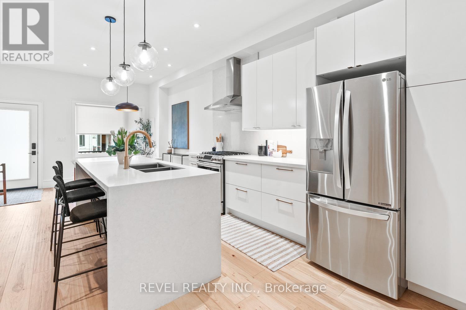 23 Manning Avenue, Toronto, Ontario  M6J 2K3 - Photo 8 - C12961302