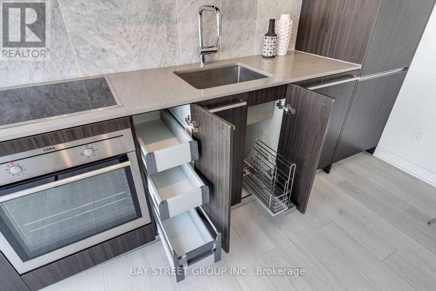 1205 - 80 Queens Wharf Road, Toronto, Ontario M5V 0J3 - Photo 11 - C12961310