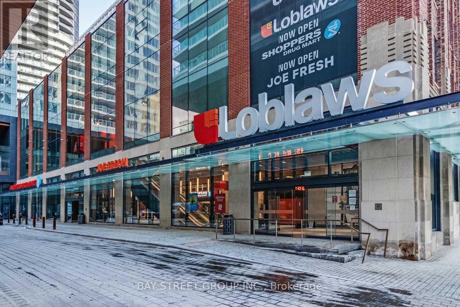 1205 - 80 Queens Wharf Road, Toronto, Ontario M5V 0J3 - Photo 3 - C12961310