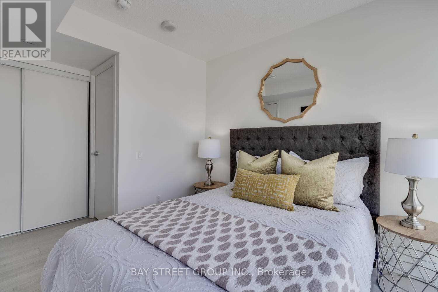 1205 - 80 Queens Wharf Road, Toronto, Ontario M5V 0J3 - Photo 7 - C12961310