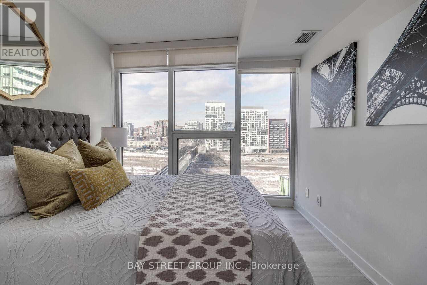 1205 - 80 Queens Wharf Road, Toronto, Ontario M5V 0J3 - Photo 8 - C12961310