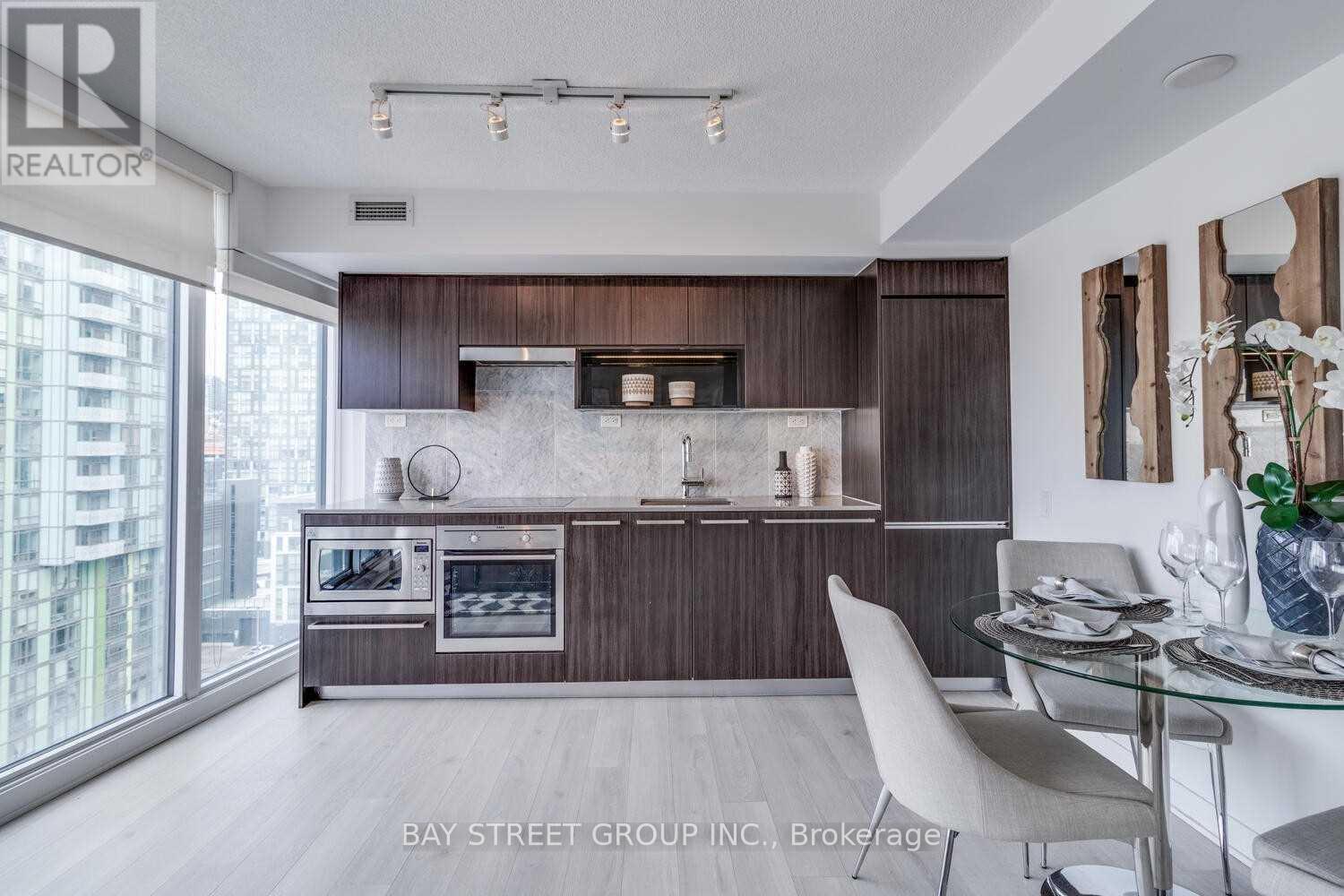 1205 - 80 Queens Wharf Road, Toronto, Ontario M5V 0J3 - Photo 9 - C12961310