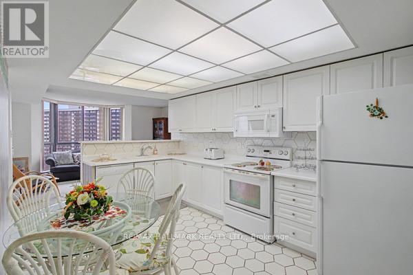 1002 - 131 Torresdale Avenue, Toronto, Ontario M2R 3T1 - Photo 13 - C12961314