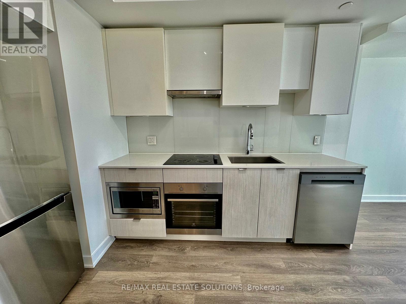 1211 - 195 Redpath Avenue, Toronto, Ontario  M4P 0E4 - Photo 3 - C12953710