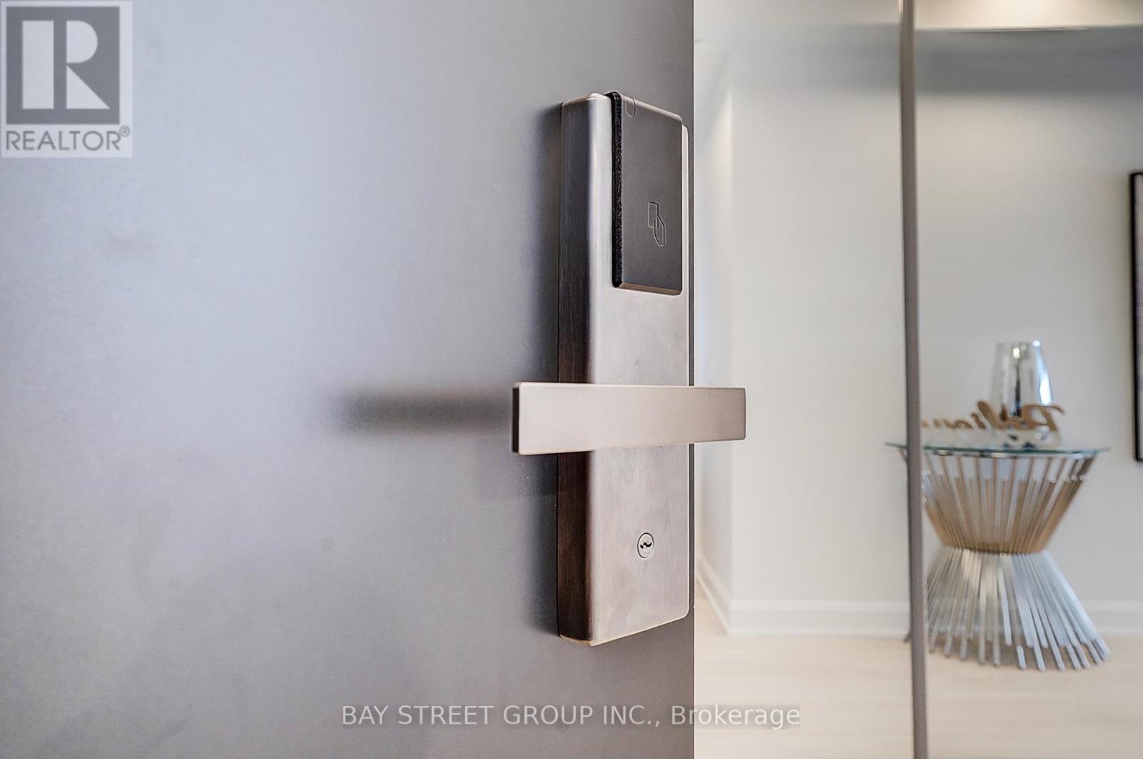 1612 - 12 Gandhi Lane, Markham, Ontario  L3T 0G8 - Photo 4 - N12961312