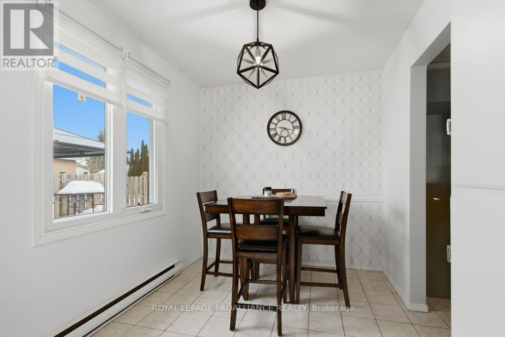 8 Birch Street, Quinte West, Ontario  K8V 6J1 - Photo 12 - X12833244