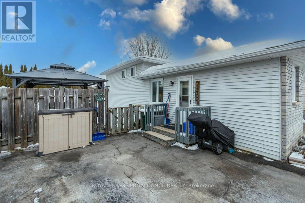 8 Birch Street, Quinte West, Ontario  K8V 6J1 - Photo 23 - X12833244