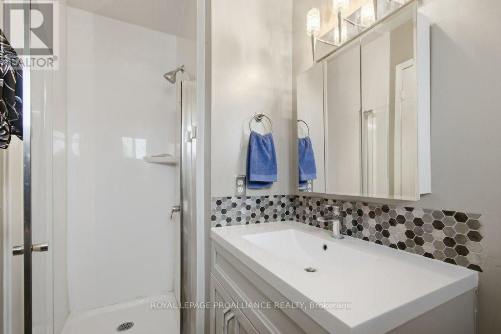 8 Birch Street, Quinte West, Ontario  K8V 6J1 - Photo 15 - X12833244