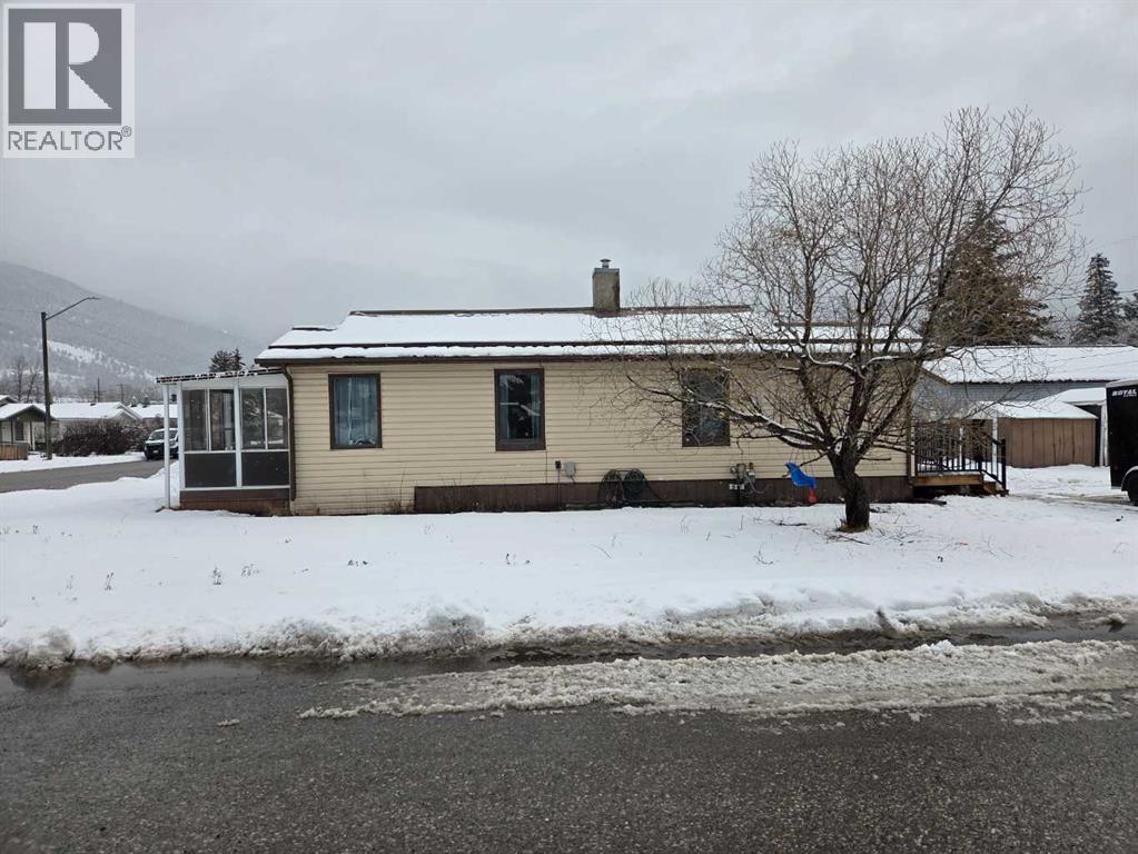 11702 21st Avenue, Blairmore, Alberta  T0K 0E0 - Photo 2 - A2297514